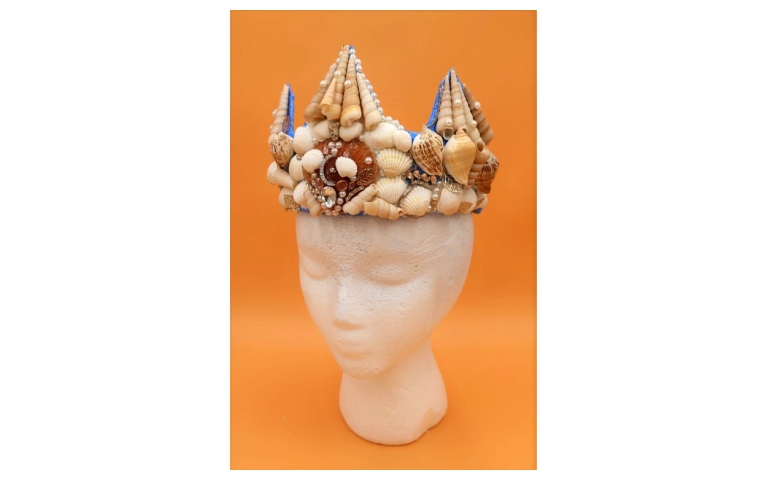 How to Make a Mermaid Crown with Real Seashells
